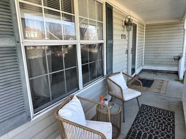 Building Photo - 213 Mahogany Dr