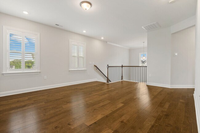 Building Photo - 504 Spotted Fawn Ct
