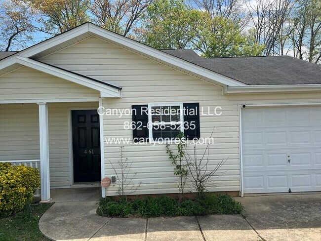 Building Photo - 461 Bedford Knoll Dr