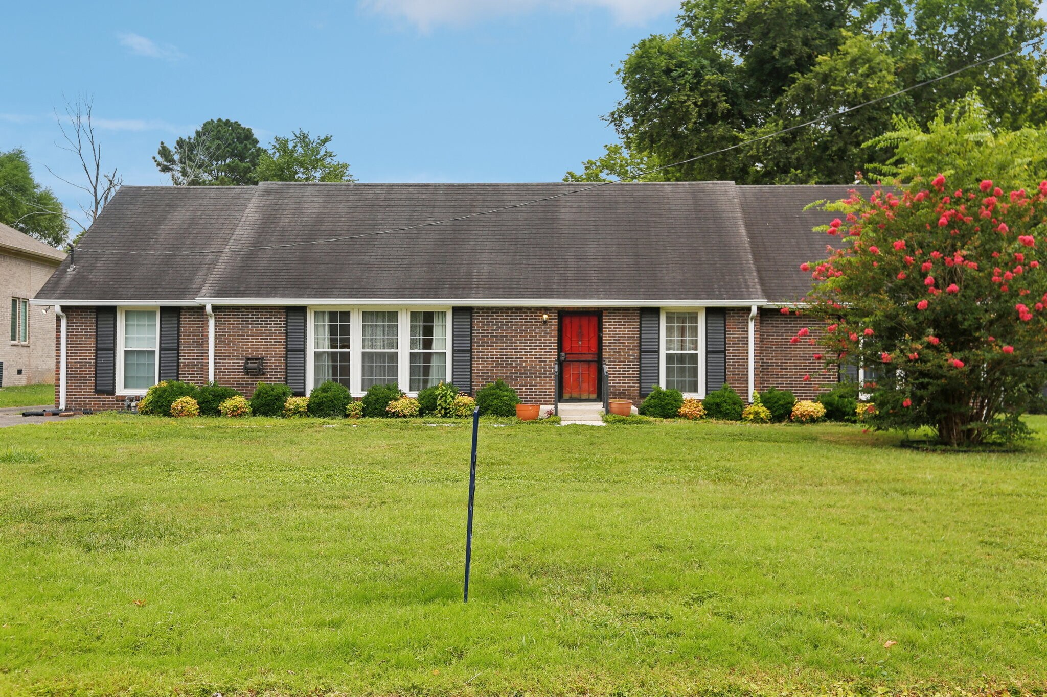 Building Photo - 8024 Regency Dr