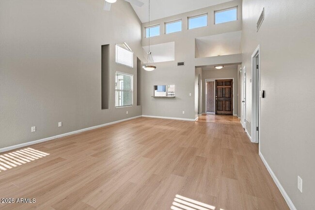 Building Photo - 10059 E Sheena Dr