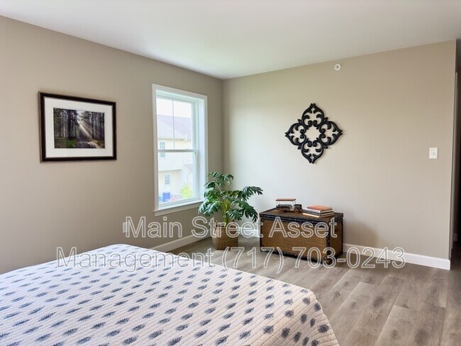 Building Photo - 70 Diller Ave