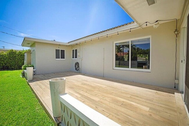 Building Photo - 2445 SE 7th St