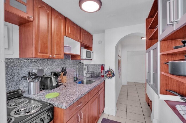 Building Photo - 1033 NW 6th St