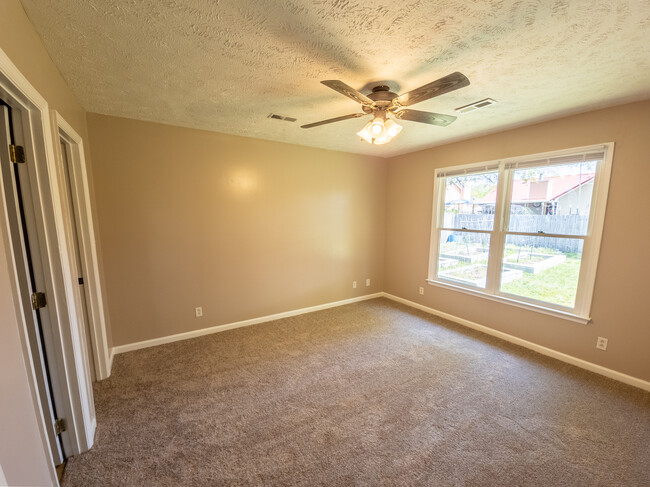 Building Photo - 2935 Chillingworth Dr