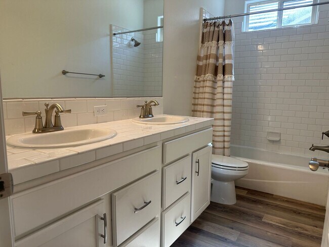 Building Photo - Seven Oaks Highgate Gated Community - READ...