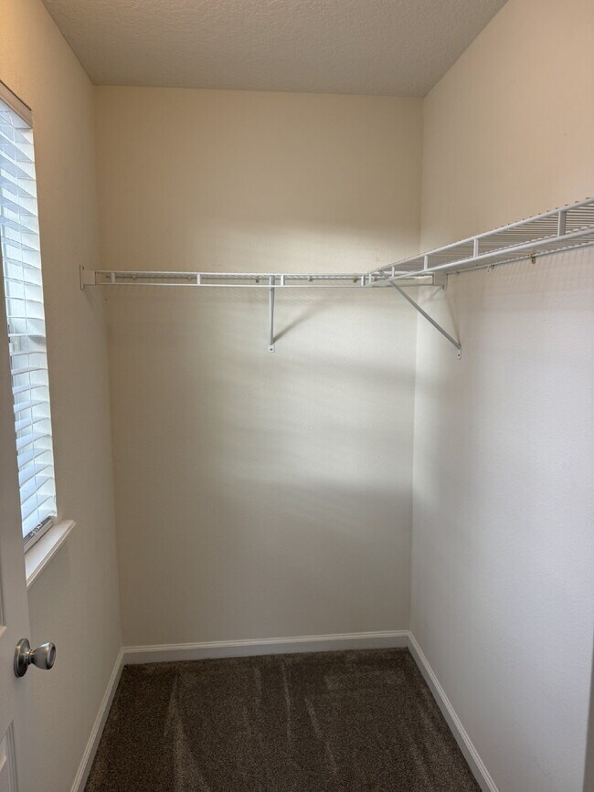 Building Photo - FOR RENT!!!!!-   2nd months rent is FREE!!!!