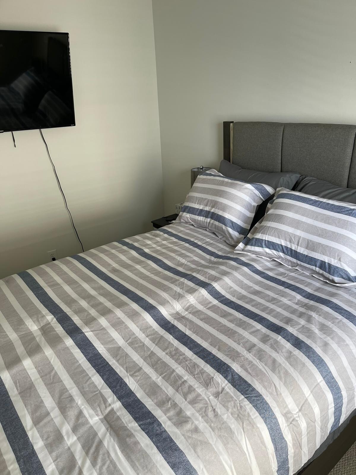 Building Photo - 404 Grace Ave