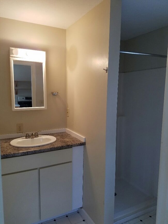Building Photo - Duplex at Wards Hill