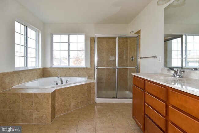 Building Photo - 3082 American Eagle Blvd