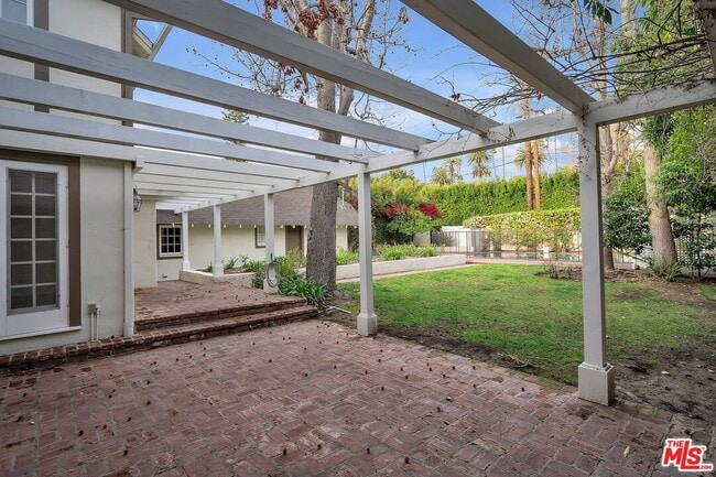 Building Photo - 618 N Rodeo Dr