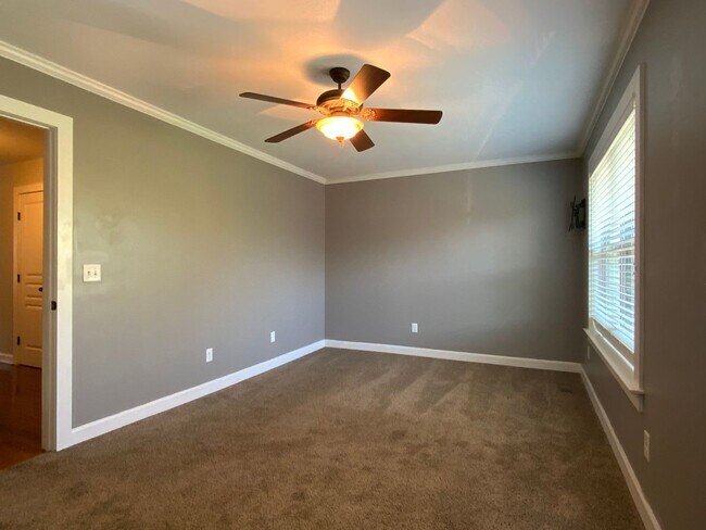 Building Photo - 2bd 2.5ba Townhome in Germantown/Neuhoff District