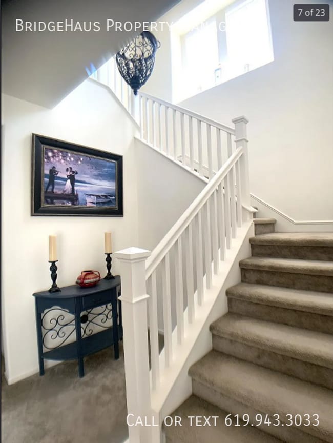 Building Photo - 1005 Cam. Aldea