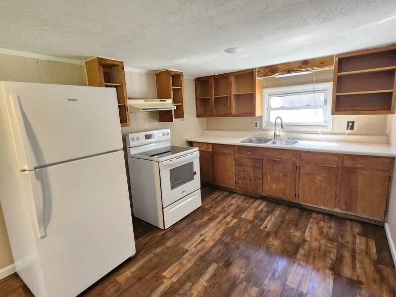 Building Photo - 517 Lattie Miller Rd