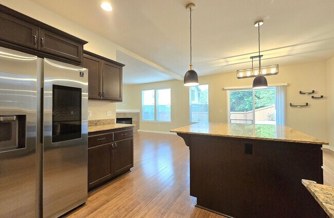 Building Photo - 4 Bedroom Home in Lake Stevens Now Available!