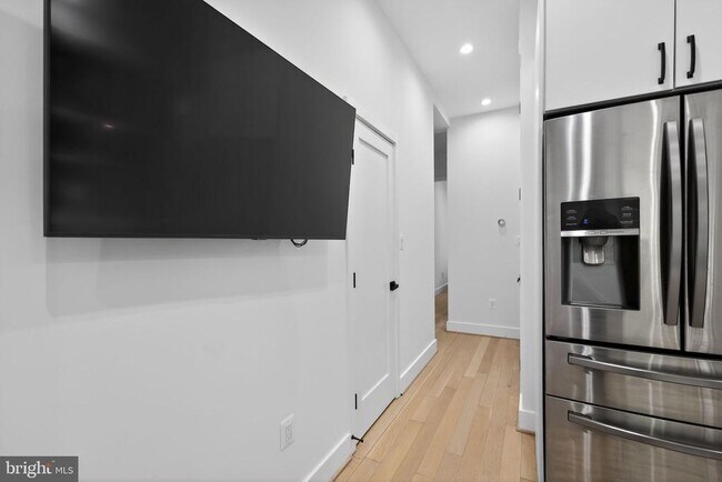 Building Photo - 1808 S St NW