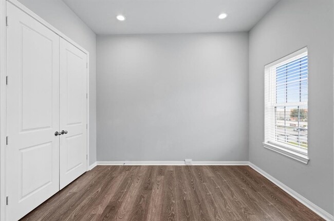 Building Photo - 18835 Elegance Ave