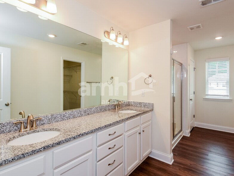 Building Photo - 205 Rivulet Dr