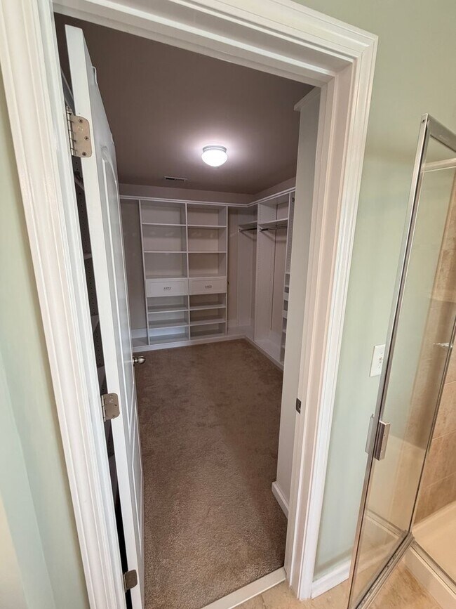 Building Photo - 4908 Pepper Dr