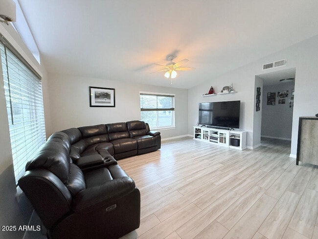Building Photo - 2861 St Andrews Dr