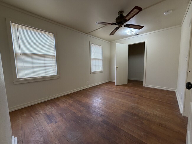 Building Photo - 900 S Mill St