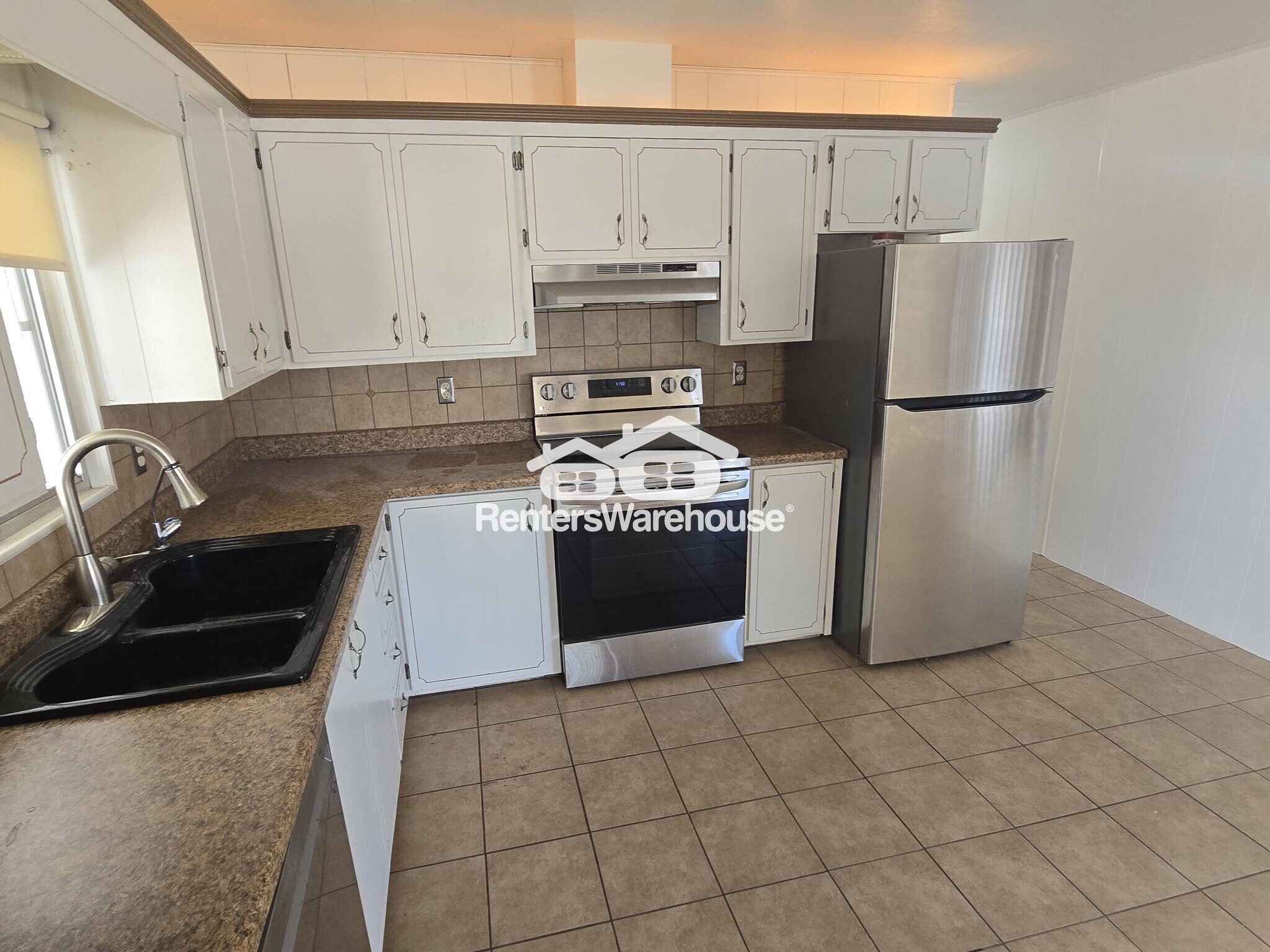 Building Photo - 9122 N 65th Ave