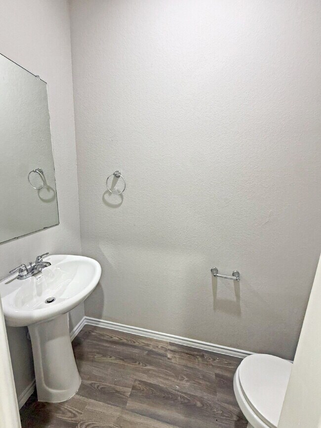 Building Photo - 254 Marigold Pl