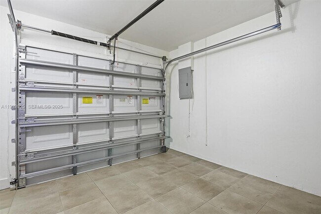 Building Photo - 10246 NW 57th Terrace