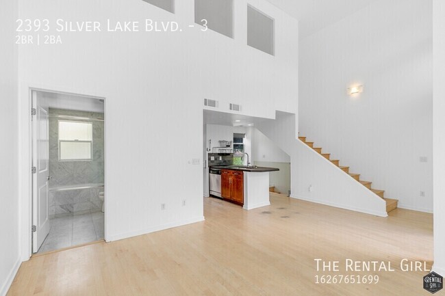 Primary Photo - Spacious Silver Lake Townhome | Multi-Leve...