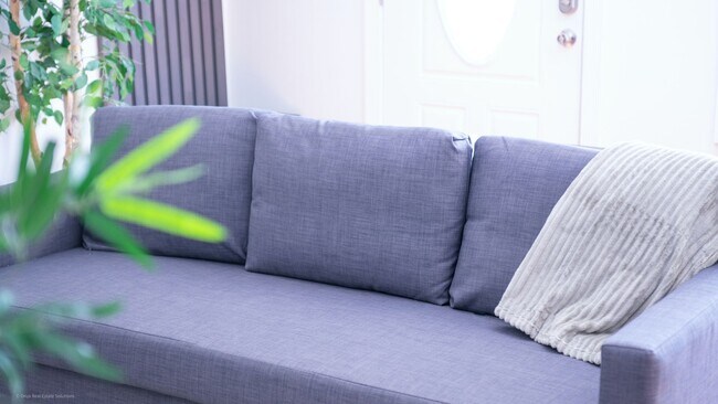 Building Photo - Fully Furnished Ranch Home in Birmingham, MI w/ All Utilities Included