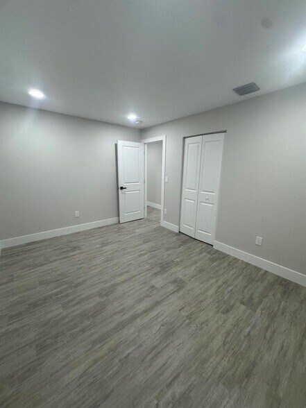 Building Photo - 2590 Hayden Dr