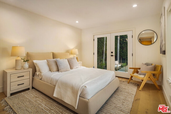 Building Photo - 8817 Ashcroft Ave