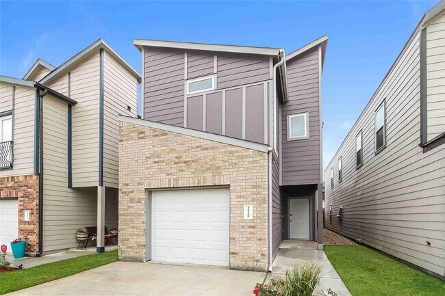 Primary Photo - 15325 Estrella Rd E