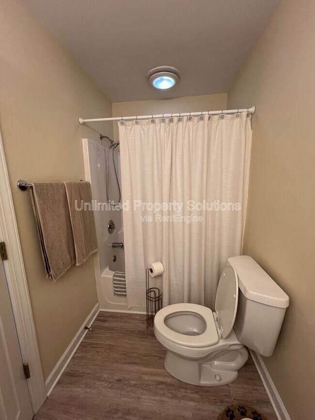 Building Photo - 5813 Wrightsville Ave