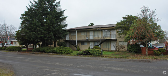 Building Photo - Peace Street