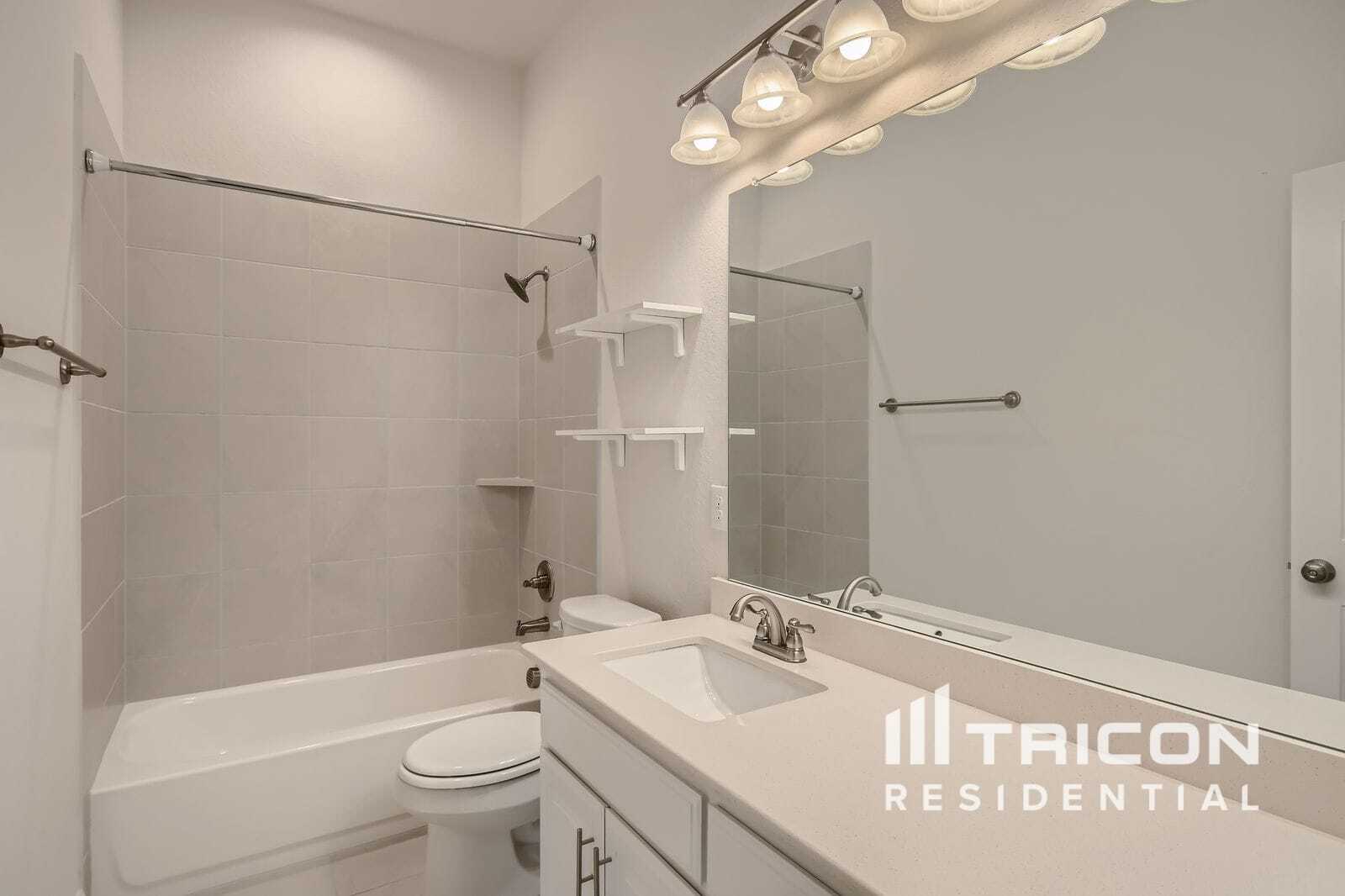 Building Photo - 334 S Hill Dr