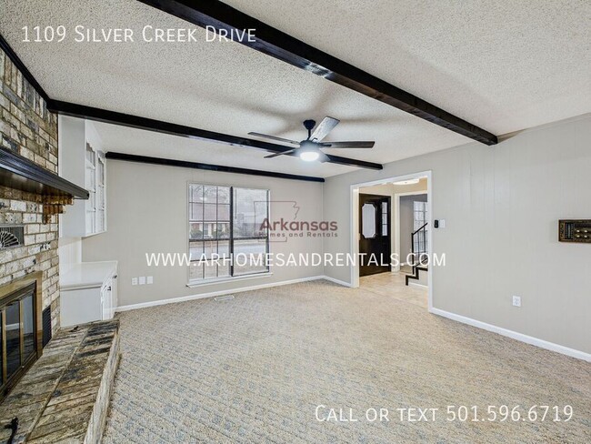 Building Photo - 1109 Silver Creek Dr