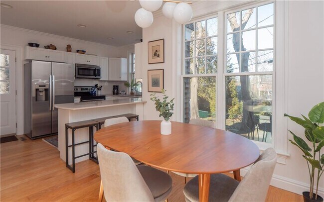 Building Photo - 4 1/2 Kay Terrace