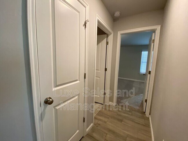 Building Photo - 8513 NW 77th Pl