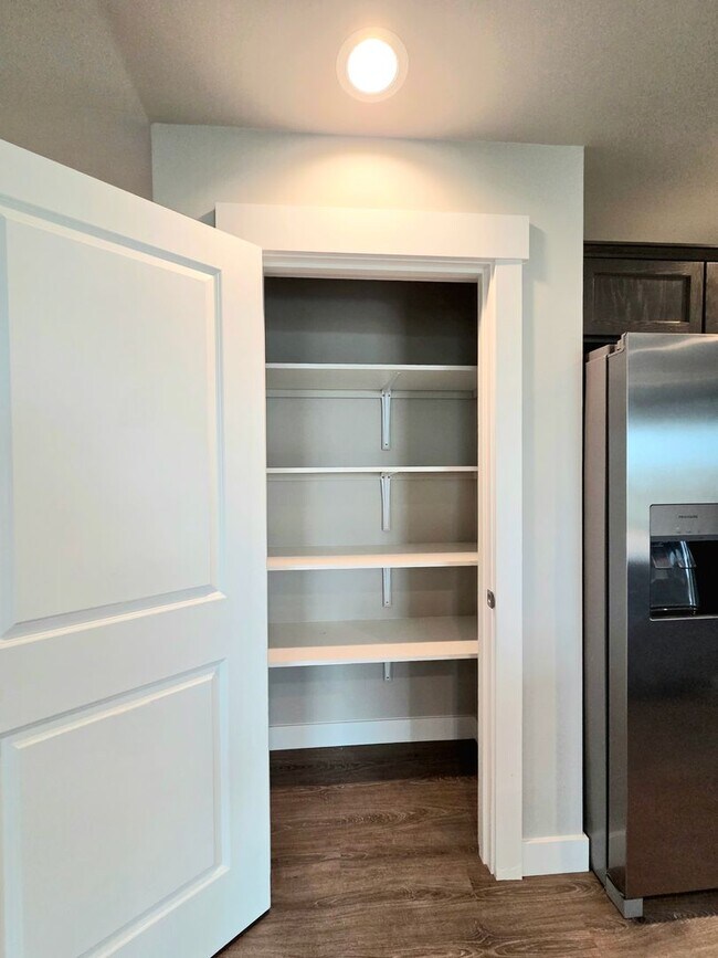 Building Photo - Newer Home in a Newer Community! 3-Bed, 2-Bath