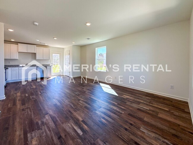 Building Photo - Modern 2 Bed, 1 Bath New Construction Home...