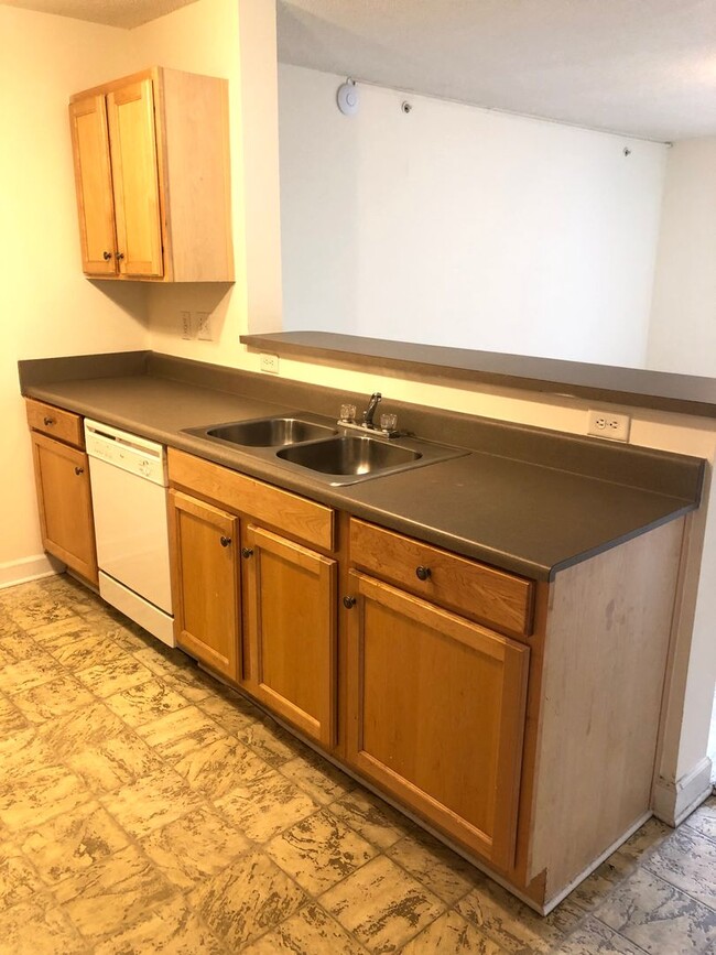 Building Photo - 431 Harts Cove Way