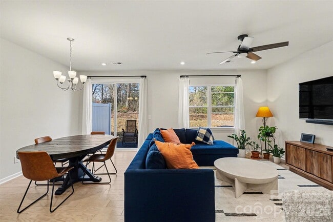 Building Photo - 5128 Somerset Hill Ln