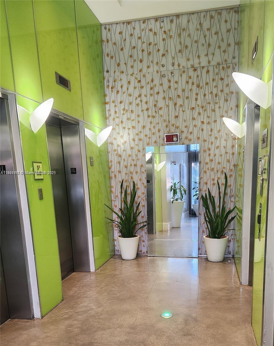 Building Photo - 133 NE 2nd Ave