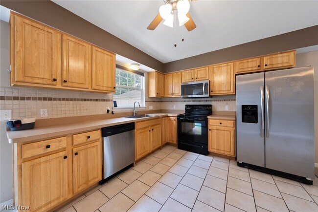 Building Photo - 11531 Riverview Ct
