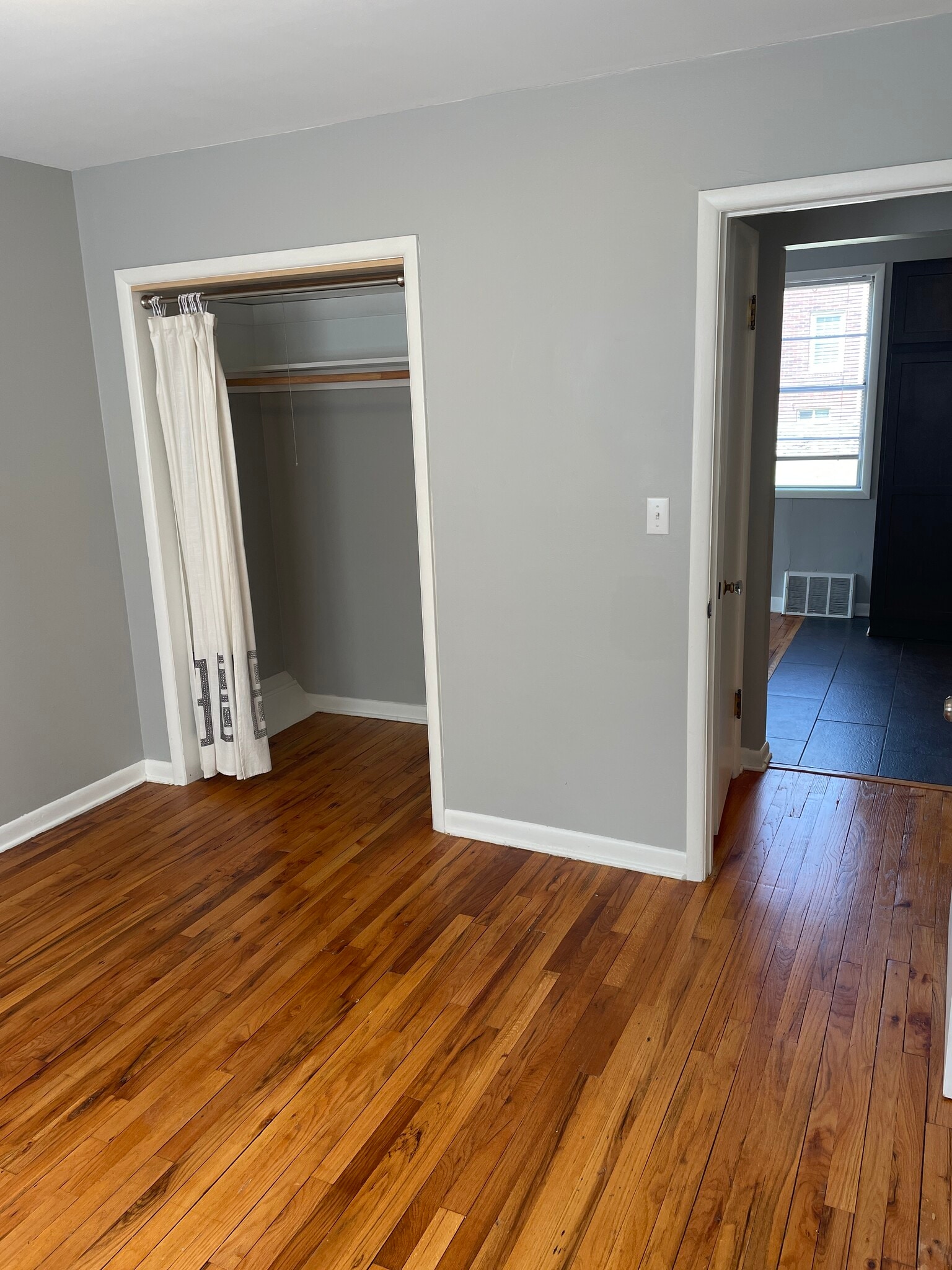 Third bedroom - 5014 Cass St