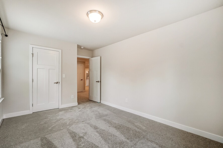Building Photo - 5805 Barrowlands Ct