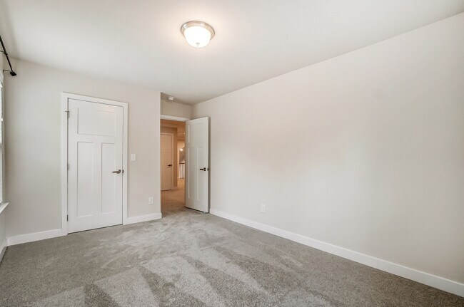 Building Photo - 5805 Barrowlands Ct