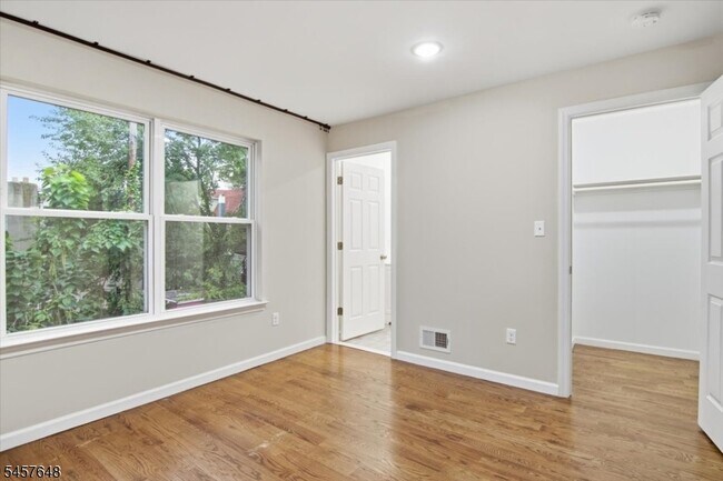 Building Photo - 67 S 13th St