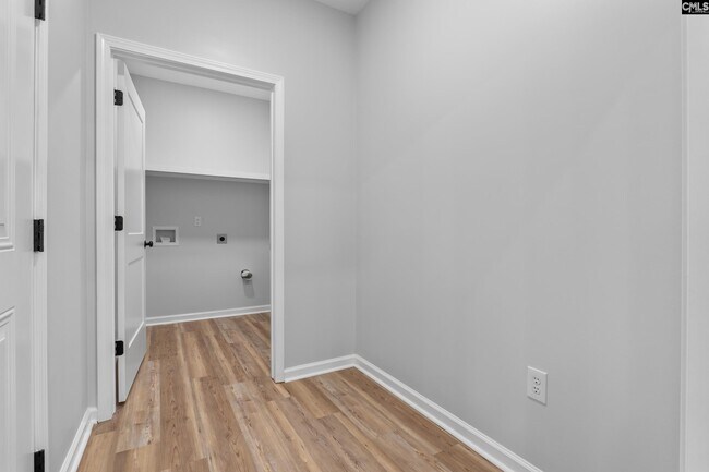 Building Photo - 410 Lincolnshire Blvd